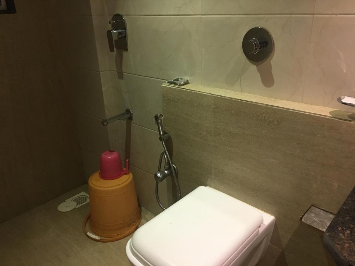 Pravasi Residency Villa Тане Екстериор снимка