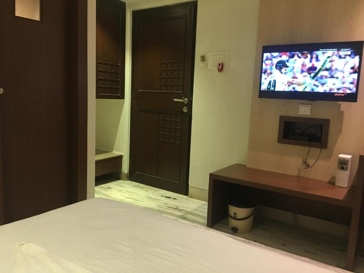 Pravasi Residency Villa Тане Екстериор снимка