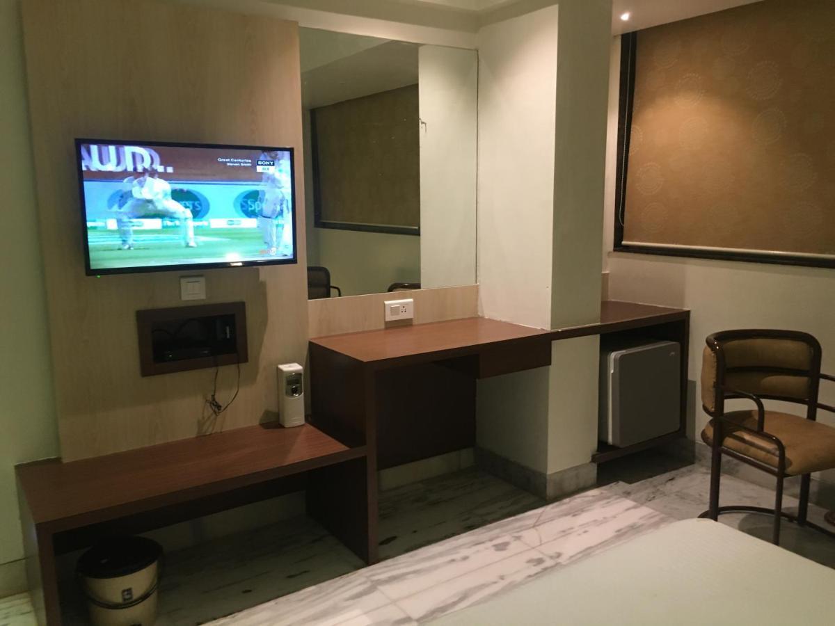 Pravasi Residency Villa Тане Екстериор снимка